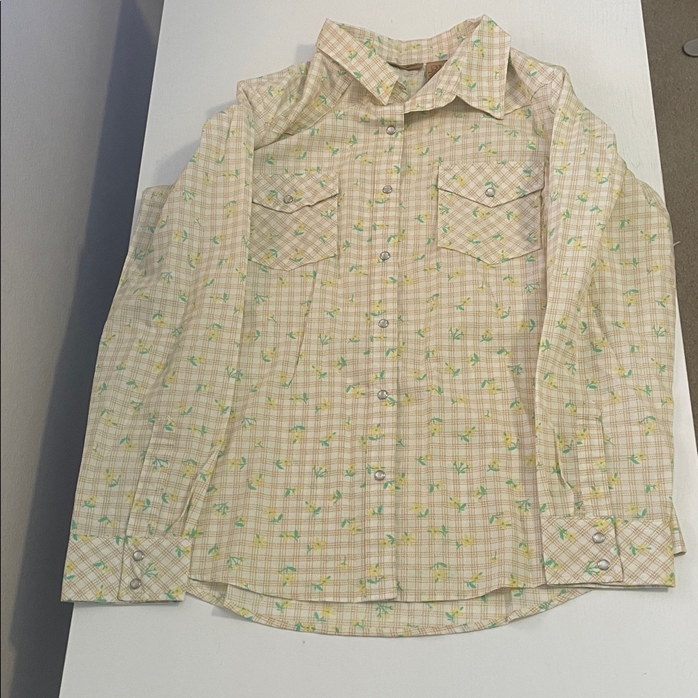 Wrangler women’s Beige Plaid Shirt with Floral Accents